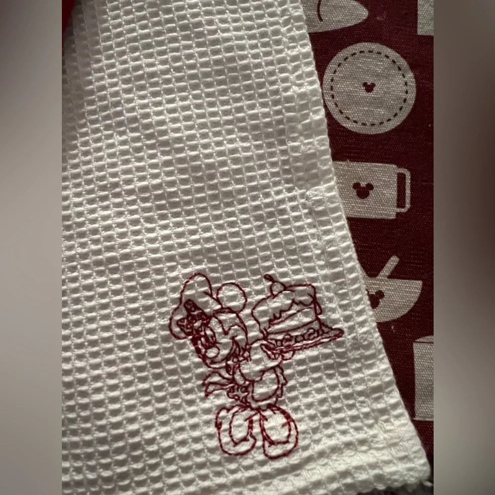 Desperate Housewife Minnie Mouse Towel Set